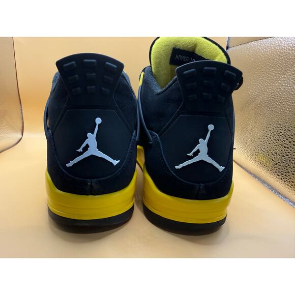 Jordan 4 Thunder Size 9.5 main image 11